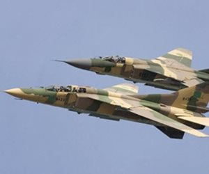القوات الجوية السورية تقصف مواقع لداعش غرب الرقة