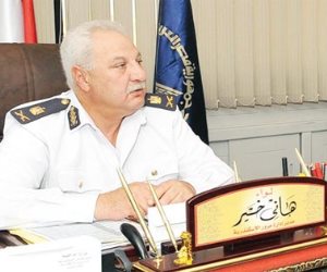 مدير مرور الإسكندرية يكرم مجموعة من أفراد المرور