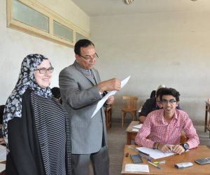 رئيس جامعة المنوفية يتفقدامتحانات الحقوق والهندسة بشبين (صور)