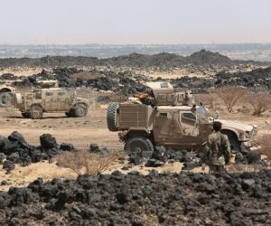 الجيش اليمنى يستعيد السيطرة على منطقة الجمرك القديم بمحافظة حجة الحدودية