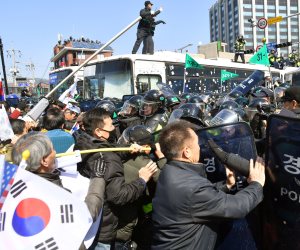مظاهرات في كوريا الجنوبية ضد نشر نظام صواريخ «ثاد» الأمريكي