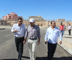 محافظ الأقصر يتفقد عدد من مشروعات مدينة طيبة الجديدة 