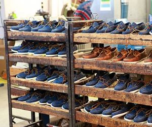 تعرف على أسعار الأحذية قبل أيام من عيد الفطر (فيديو)