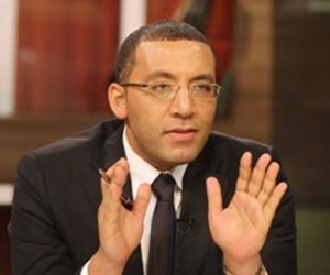 خالد صلاح يتبني فكرة تأسيس رابطة نسائية لتشجيع مصر بكأس العالم