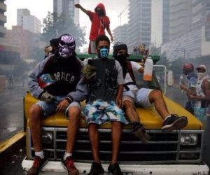 فنزويلا في أصعب أوقاتها.. احتجاجات مستمرة للإطاحة بالرئيس نيكولاس مادورو (البوم)