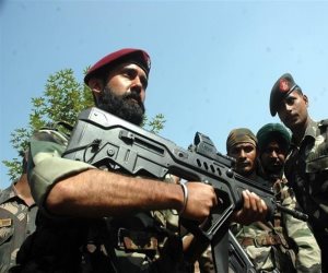 باكستان: مقتل جندى ومدنيين بنيران هندية فى كشمير