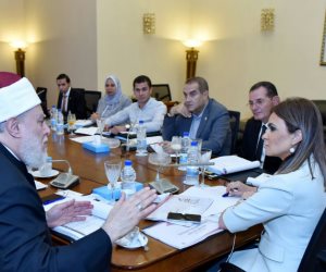 وزيرة الاستثمار تيحث  دعم المشروعات التنموية بمشاركة صندوق تحيا مصر
