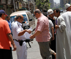 حملات تطهير بالقاهرة الجديدة وضبط 300 هارب و70 «بائع وسايس»