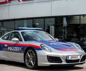 بورش تقدم 911 كاريرا للشرطة النمساوية