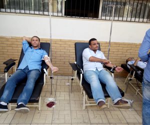 1300 من طلاب التربية العسكرية بجامعة المنصورة يتبرعون بالدم (صور)