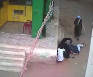 فلاح يقتل ابنه أمام والدته بسبب خلافات في أسيوط (فيديو)