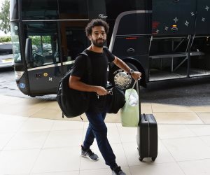 محمد صلاح يتجه إلى هونج كونج برفقة ليفربول (صور)
