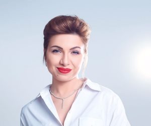 منى عبدالوهاب تعلق بعد انفصالها عن عمرو سلامة: «سعيدة بحياة السينجل‎»