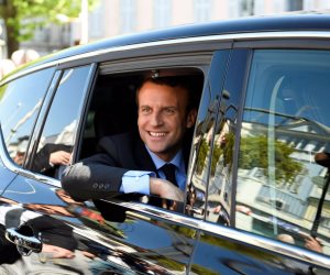 شاهد سيارة الرئيس الفرنسي الجديدة أفخم موديلات بيجو
