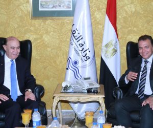 وزير النقل يلتقي الفريق مميش لبحث إعداد مخطط عام لكل الموانئ المصرية