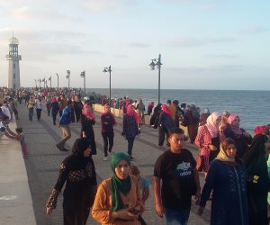 مصيف رأس البر.. الزحام والإشغالات يعصفان بالفطير والمشبك والطفطف (صور)