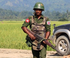 قائد الجيش البورمي يدعو الى وحدة الصف حول «قضية» الروهينجا
