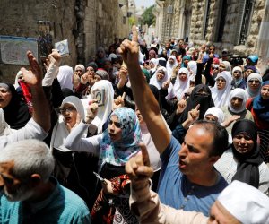 بعد دعوات الاحتجاج أمام المسجد الأقصى.. الفلسطينيون يستعدون (صور)
