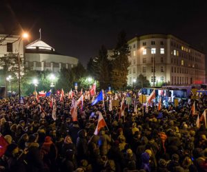 الآلاف يتظاهرون أمام برلمان مولدوفا احتجاجا على تغيير النظام الانتخابي