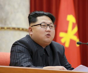 «جاب ورا».. رئيس كوريا الشمالية يجمد خطة إطلاق صواريخ باتجاه مياه جوام