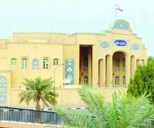 الكويت تستدعي سفير إيران لإبلاغه بإغلاق الملحقية الثقافية والمكتب العسكري