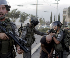 بالأسماء.. الاحتلال الإسرائيلي يعتقل 13 فلسطينيا من الضفة