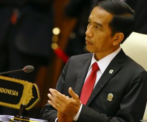 الرئيس الإندونيسى يستقبل رئيس مجلس الدولة الصينى فى قصر الرئاسة ببوجور