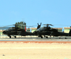 استعراض قوات الصاعقة وطائرات عسكرية ترسم علم مصر في سماء القاعدة العسكرية محمد نجيب