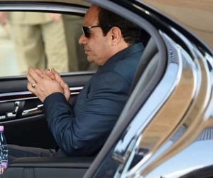 الرئيس السيسي يغادر مسجد محمد كريم بالإسكندرية بعد أداء صلاة عيد الأضحى