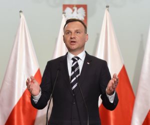 واقعة بيع تأشيرات الشنغن تشعل الخلاف بين بولندا وألمانيا في "خارج الحدود"