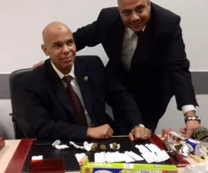 جمارك مطار القاهرة تحبط محاولة تهريب كميه من أقراص الترامادول