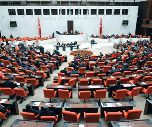 محاكمة 17 صحفيا بصحيفة «جمهورييت» التركية المعارضة