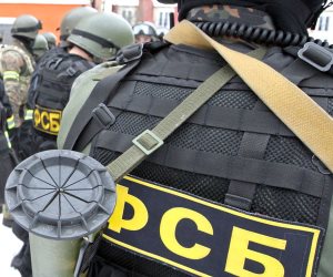 «الأمن الروسى» يعتقل مجموعة من النازيين الجدد ويصادر كميات من الأسلحة