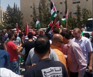 تظاهرات حاشدة في العاصمة الأردنية للمطالبة بإغلاق السفارة الإسرائيلية