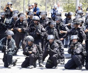 خلال تظاهرة ضد التجنيد الإلزامى.. الشرطة الإسرائيلية تعتقل 33 يهوديا وتسحل آخرين 