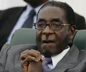 رئيس زيمبابوى: صحتى جيدة ولن أترك الحكم
