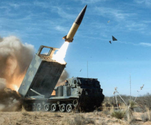 الحوثيون يستهدفون السعودية بصاروخ باليستي.. والمملكة تعرضه في نجران