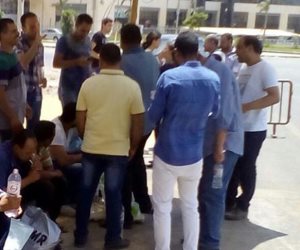 الخدمات النقابية: التهديد بالحبس ينهي اعتصام عمال الجامعة الأمريكية بالقاهرة