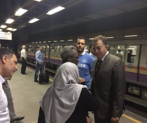 وزير النقل يوجه مدير مترو الدقي لوضع لوحات إرشادية لذوي الاحتياجات الخاصة (صور)