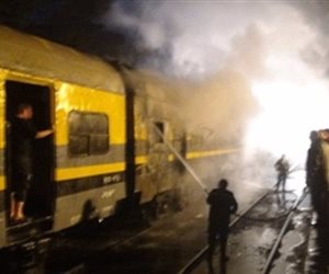 قطار العياط يواصل رحلته بعد تغيير جرار اشتعلت به النيران 