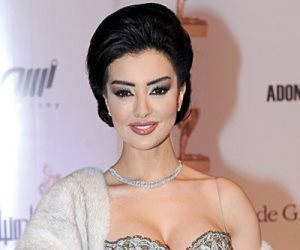 سعادة ميساء مغربي بتصدرها غلاف مجلة لها هذا الأسبوع (صورة)