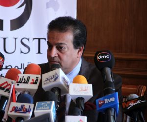وزير التعليم العالي يتفقد سير الامتحانات بجامعة عين شمس