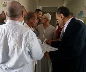 إحالة 63 موظفا للتحقيق لتغيبهم عن العمل بدسوق في كفر الشيخ