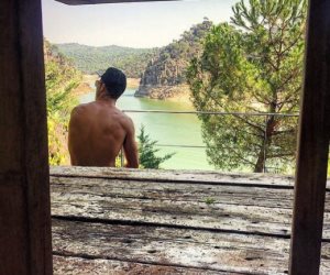 رونالد  يستمتع  بالطبيعة قبل انضمامه لمعسكر فريقه  ( صوره ) 