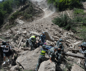 3 قتلى و32 مفقودا فى انزلاق التربة فى الصين