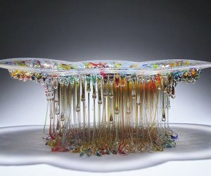 سيب خيالك وعيش.. فنانة ايطالية تخلق من الزجاج أشكال لانصهار قنديل البحر