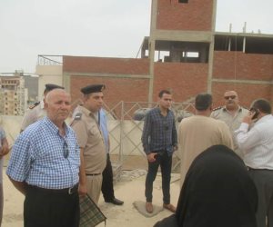 إزالة وإخلاء إداري للدور الرابع عشر المخالف ببرج شهير في المنصورة‎ ( صور ) 