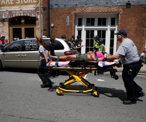 مصرع شخصين فى تحطم هليكوبتر قرب احتجاجات فرجينيا الأمريكية
