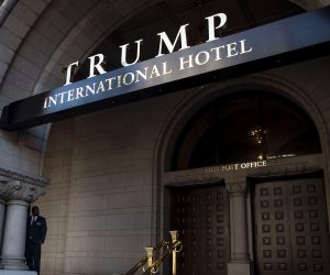 مؤسسة ترامب ترفع دعوى قضائية بعد إزالة اسمه عن فندق في بنما