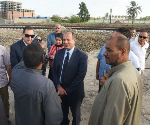 محافظ الإسكندرية يشكر أهالي عزبة الشيخ على دورهم البطولي في مساعدة المصابين (صور )